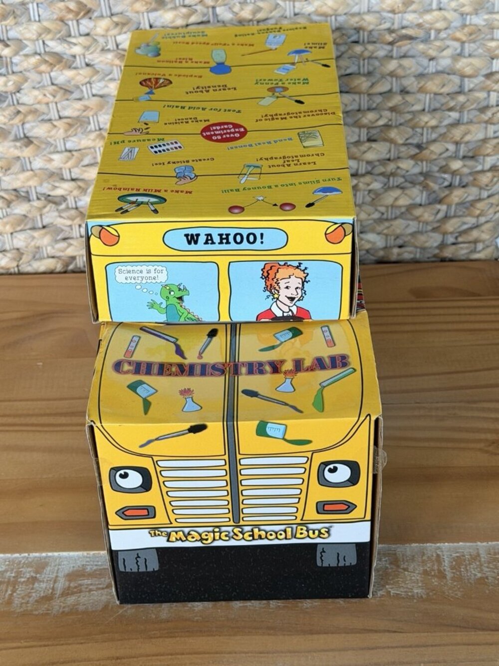 The Magic School Bus TV Show Chemistry Lab Science Kit for Kids 3+ Scholastic